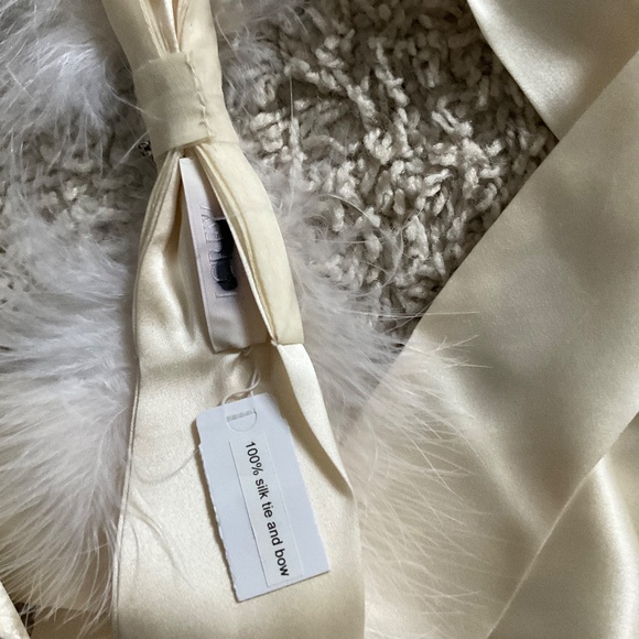 J.CREW COLLECTION SILK WEDDING SASH WITH FEATHER BOW. COLOR: IVORY. - Picture 3 of 6